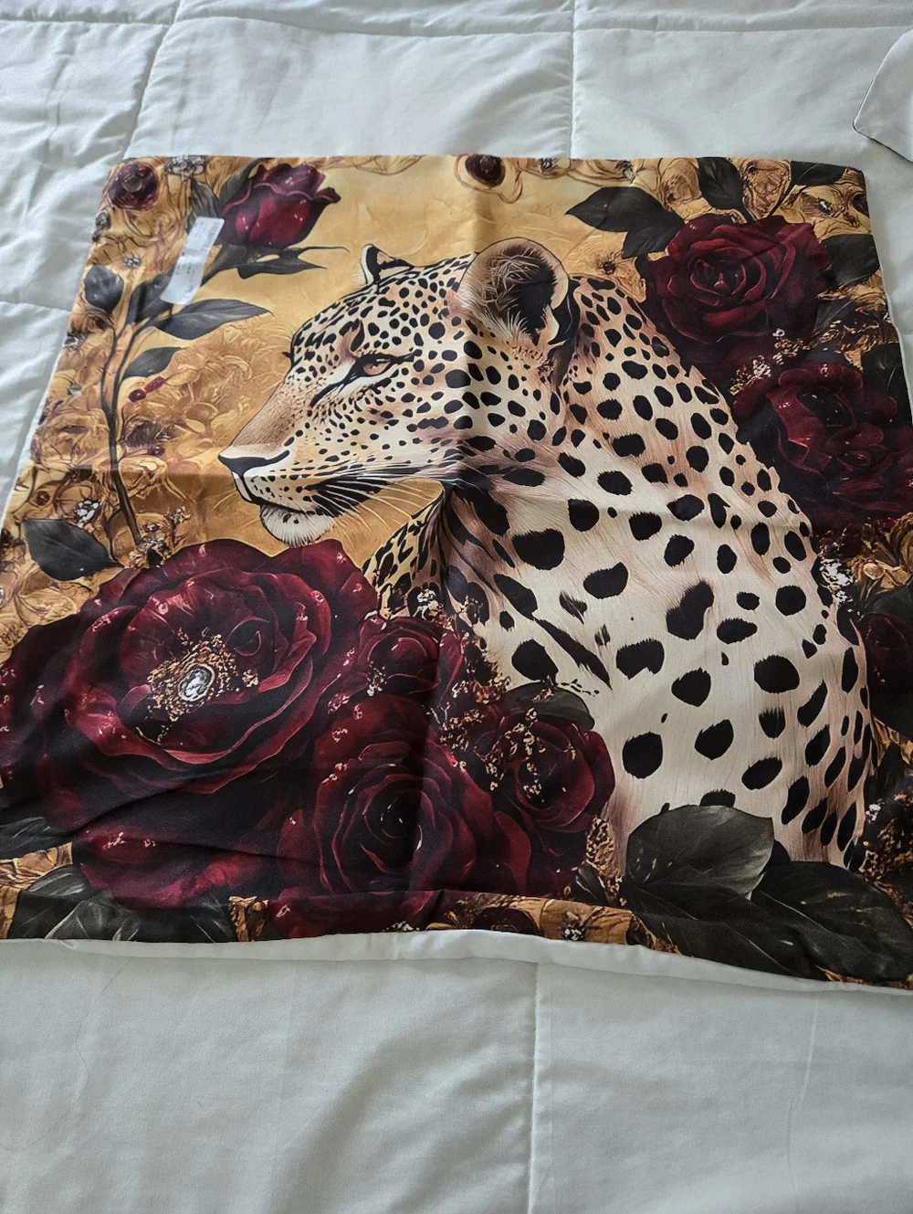 Set Elegant Black & Gold Leopard Design Throw Pillow Covers   NEW 20×20